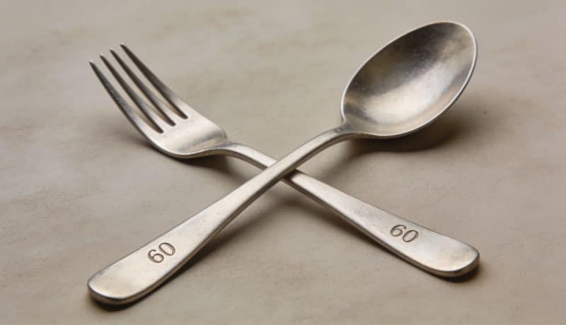 Cuillere et fourchette en argent marquees 60